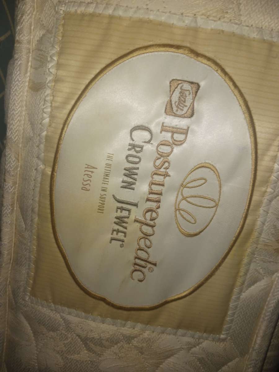 queen mattress and box spring