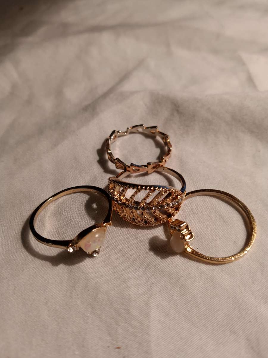 ladies rings gold costume