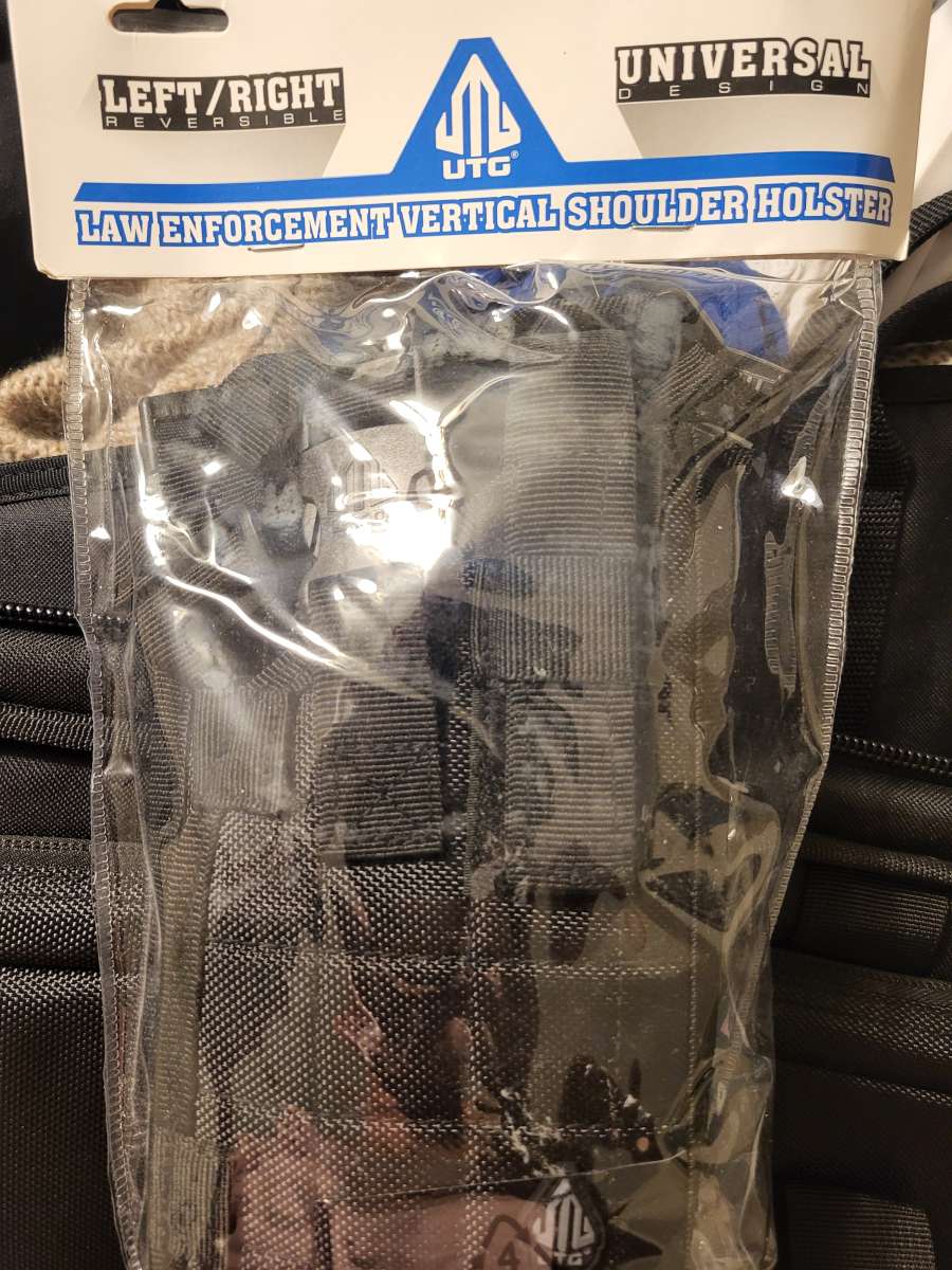 shoulder holder for a full size hand gun