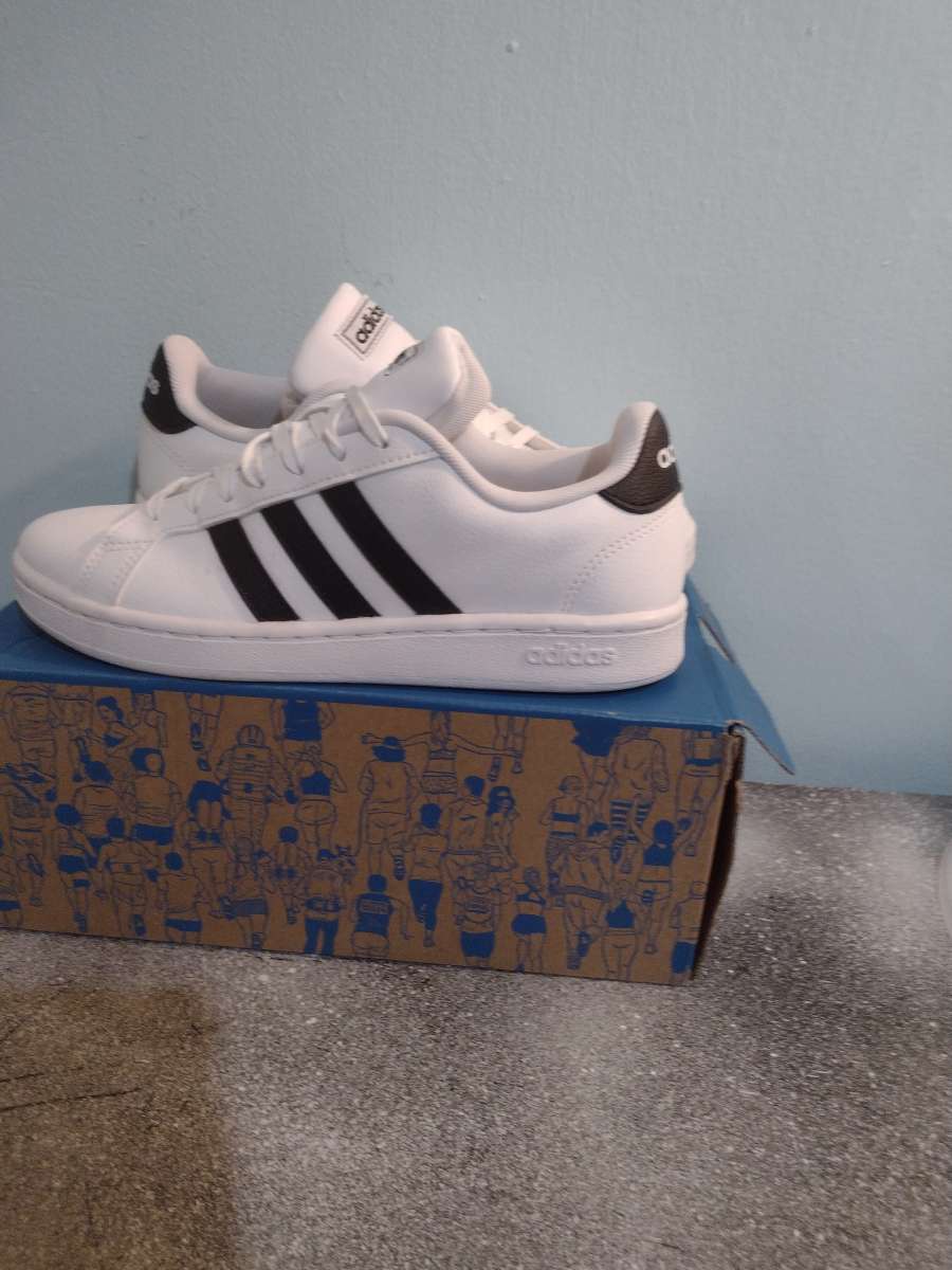 Adidas Grand court cloud shoes