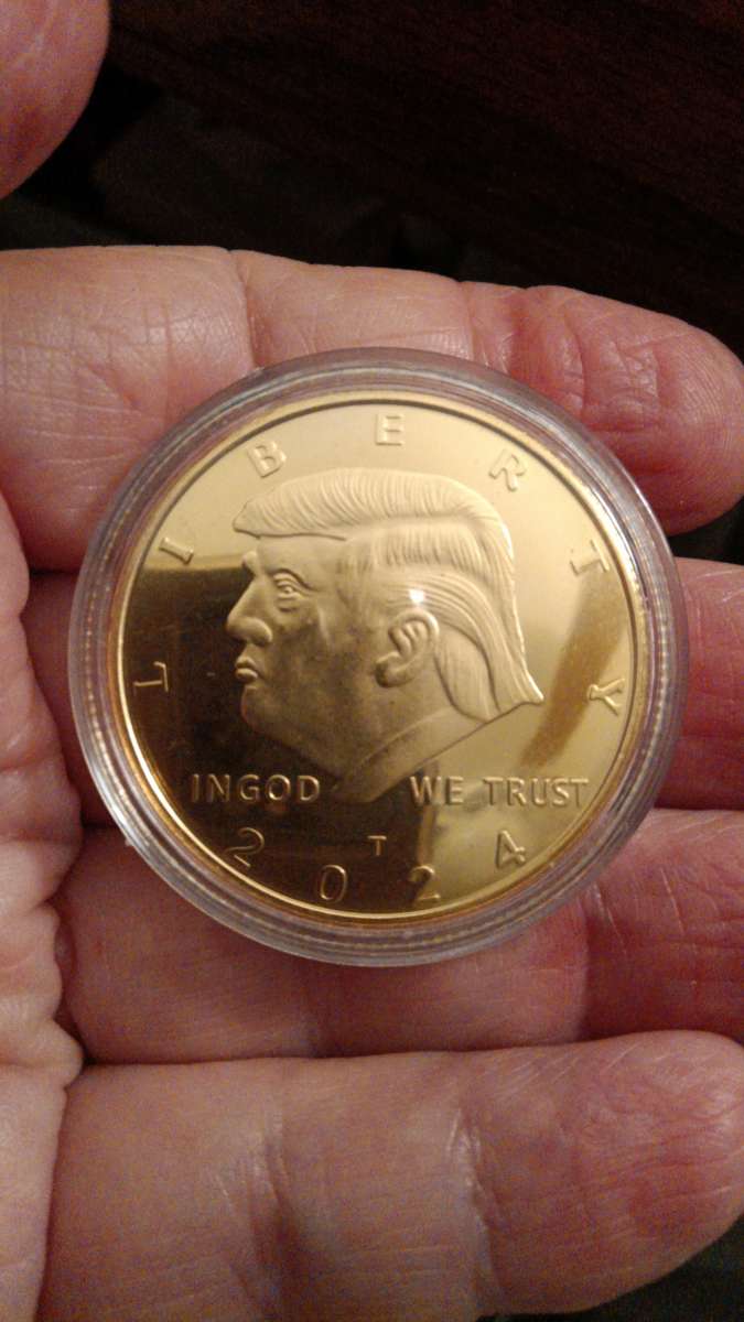 Trump tribute coin