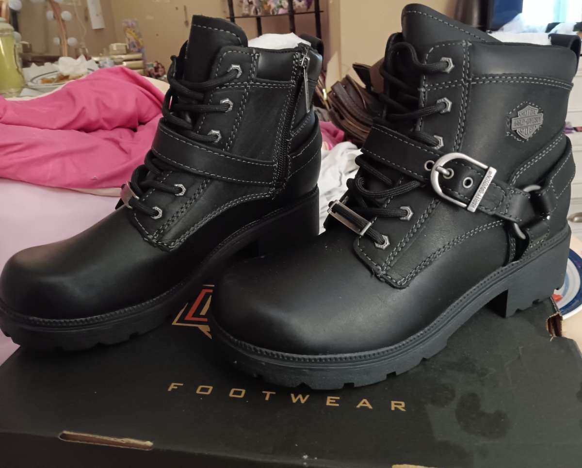 womens  Brand new  Harley Davidson boots