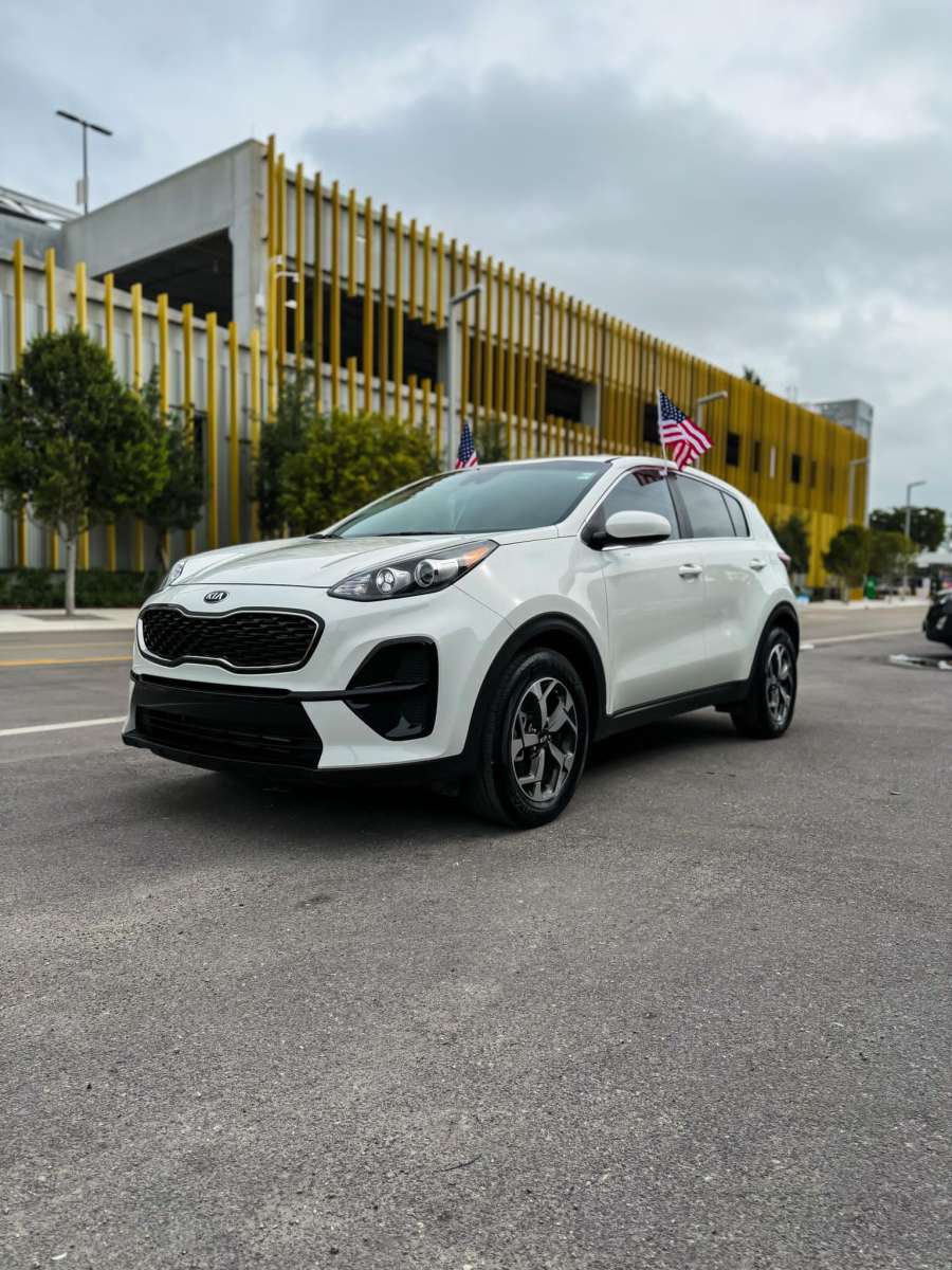 2020 KIA SPORTAGE  19200 millas  1800 down pay