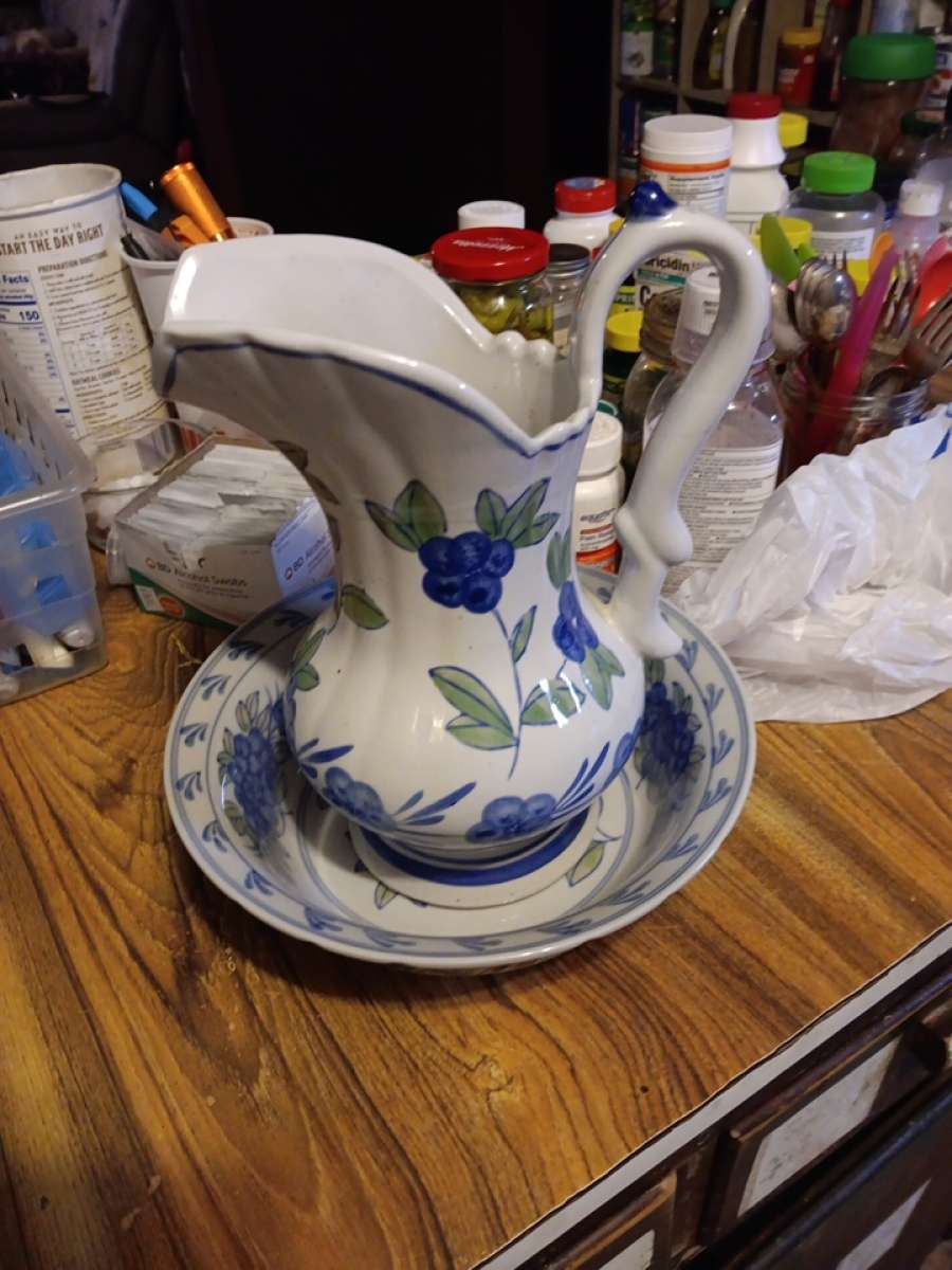 pitcher and bowl made in China