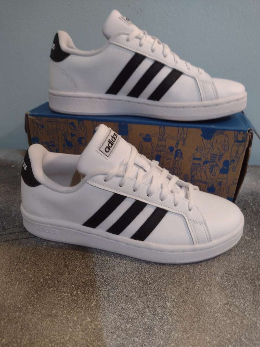 Adidas Grand court cloud shoes