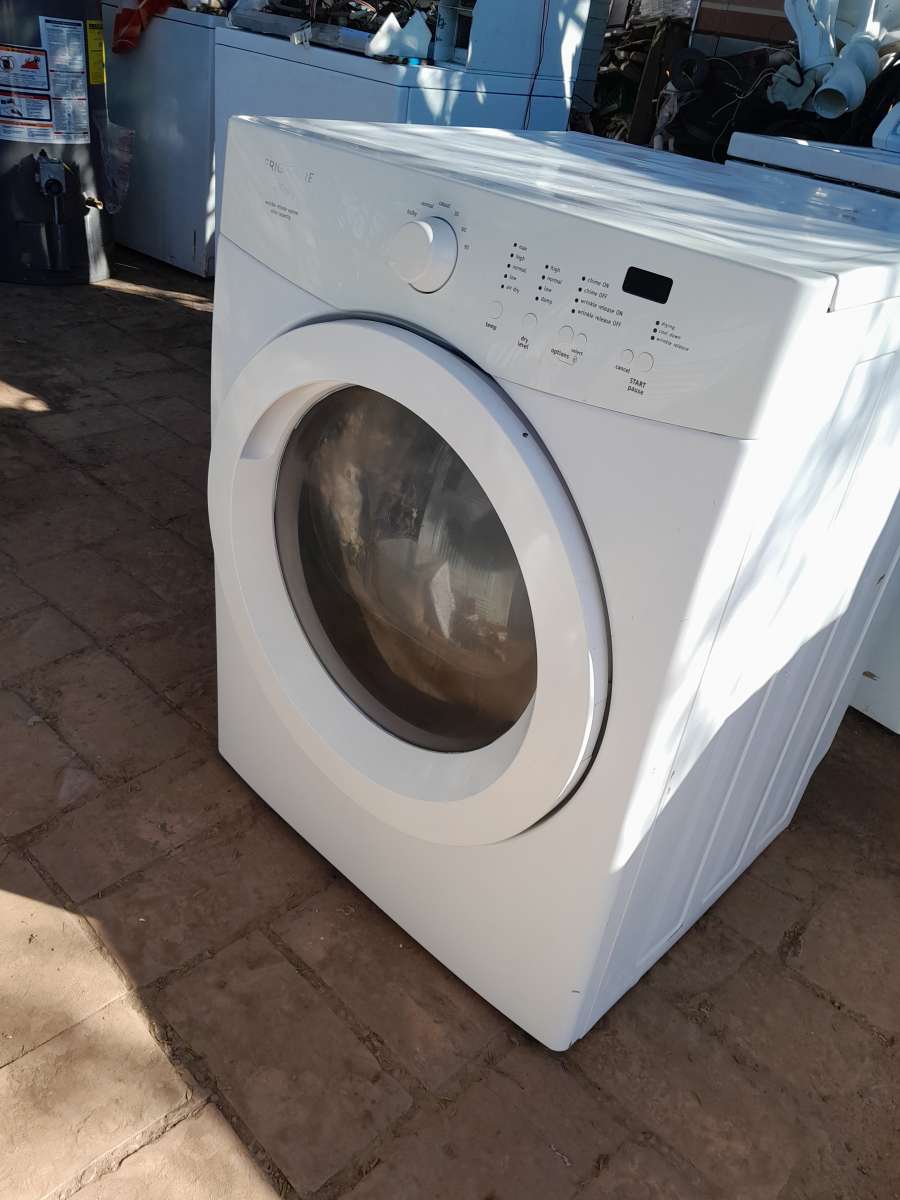 GAS DRYER FRIGIDAIRE WHITE ON WHITE WORKING EXCELLENT