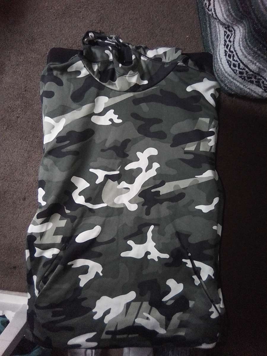 Nike camouflage pullover hoodie size youth L
