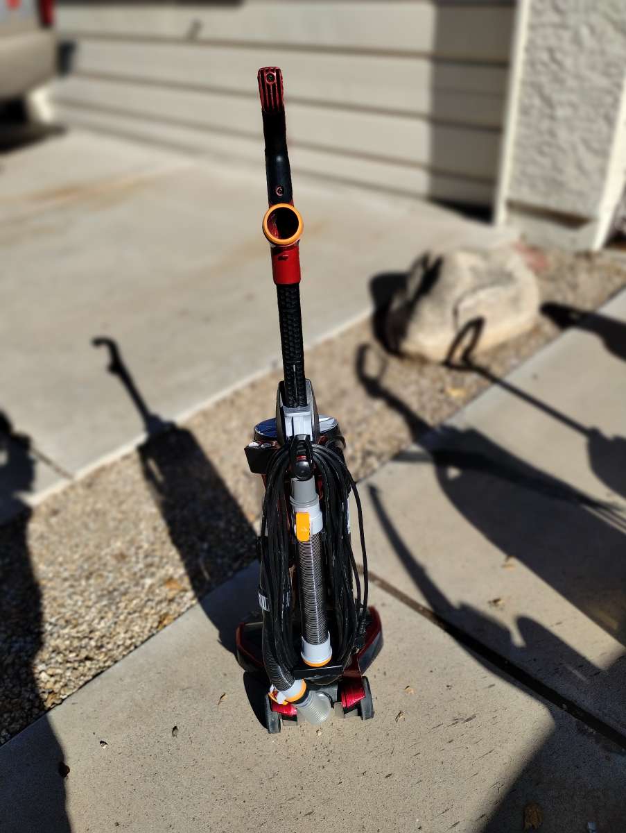 Bissell Bagless Vacuum Cleaners prices in description