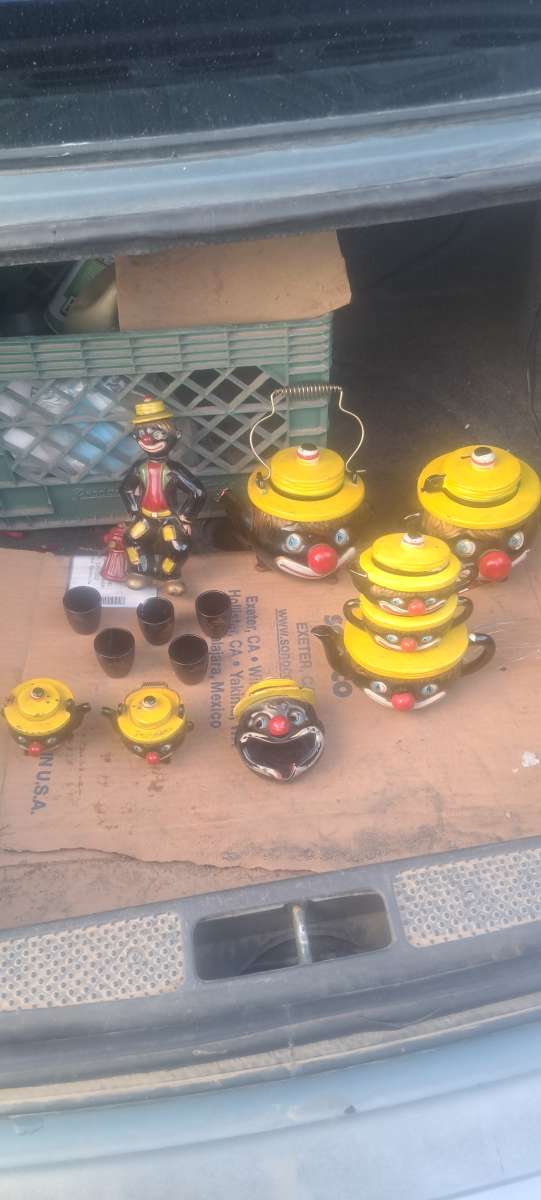 1950s assortment of black Americana hobo clowns