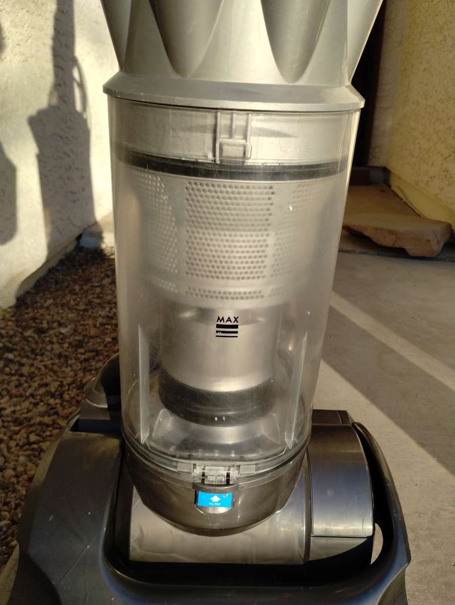 DYSON DC17 Absolute Animal Bagless Vacuum Cleaner