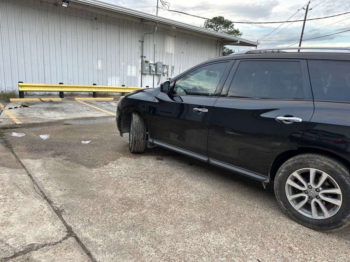 2016 Nissan pathfinder s