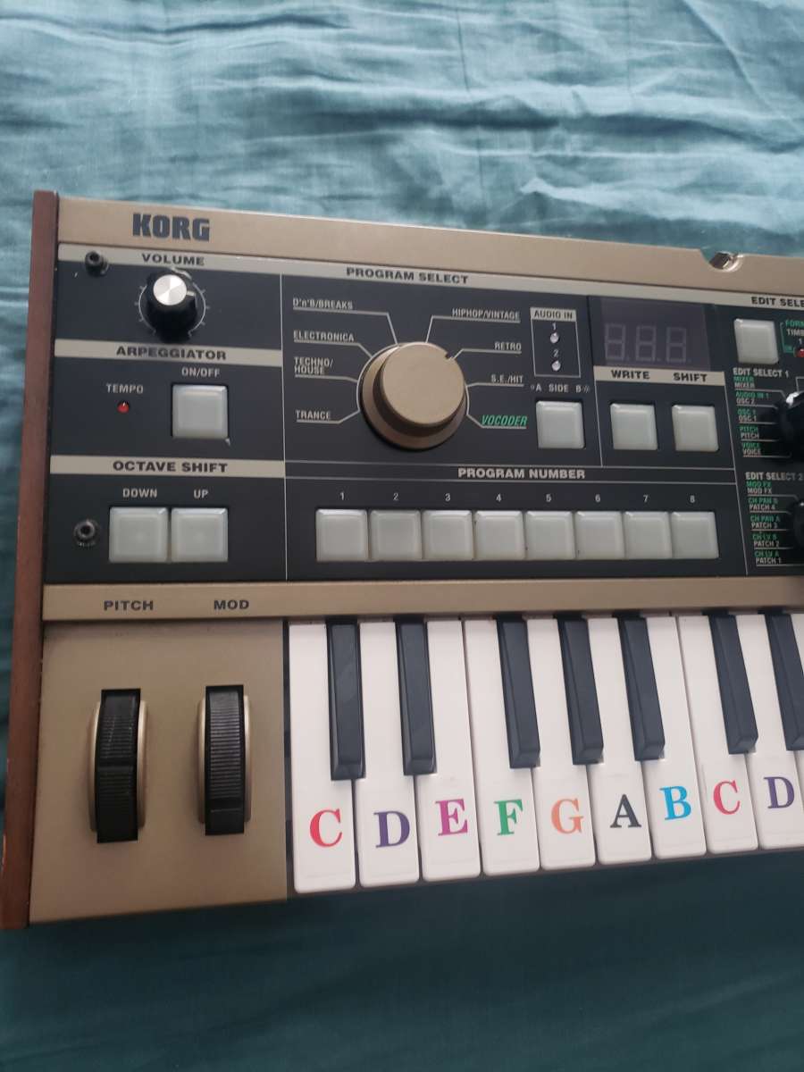 korg microkorg synthesizer