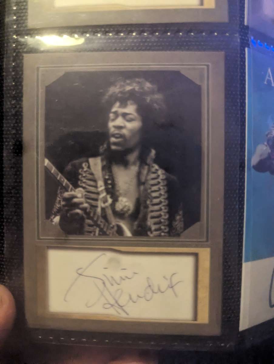 jimmy Hendrix auto reprint card will make deals