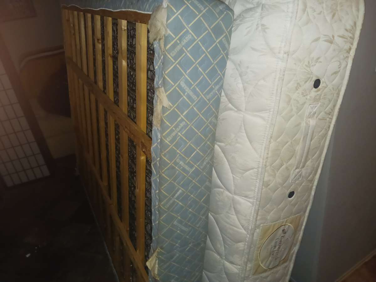 queen mattress and box spring