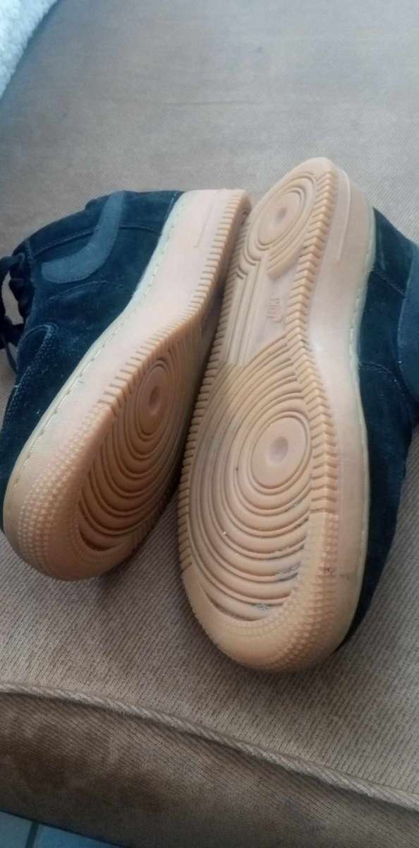 Nike Air Force 1 07 LV8 Suede Black Gum size 9