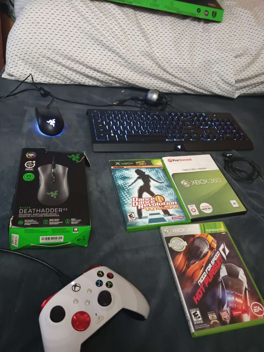 Microsoft Xbox One s 500gb Blu ray disc model bundle