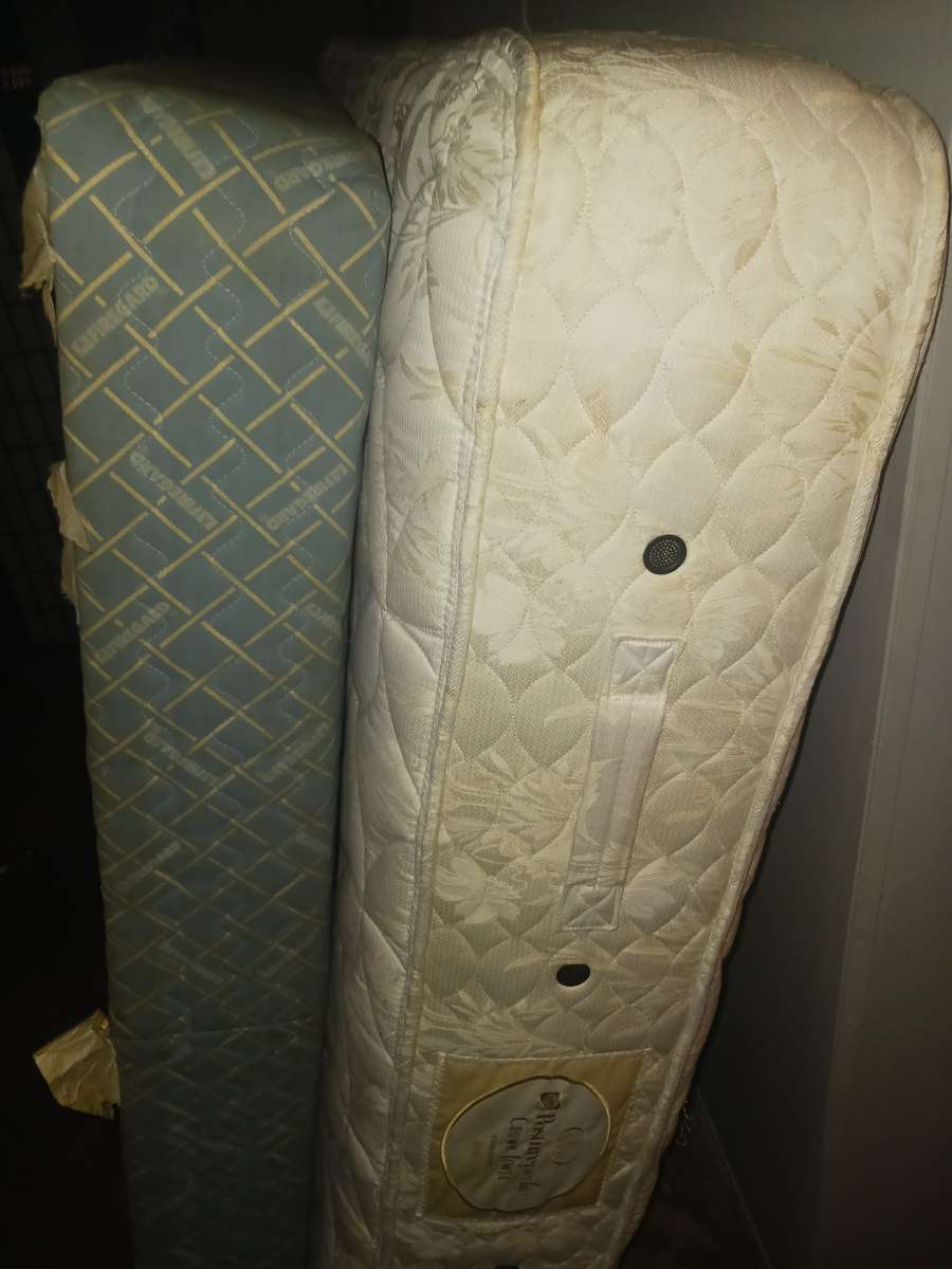 queen mattress and box spring