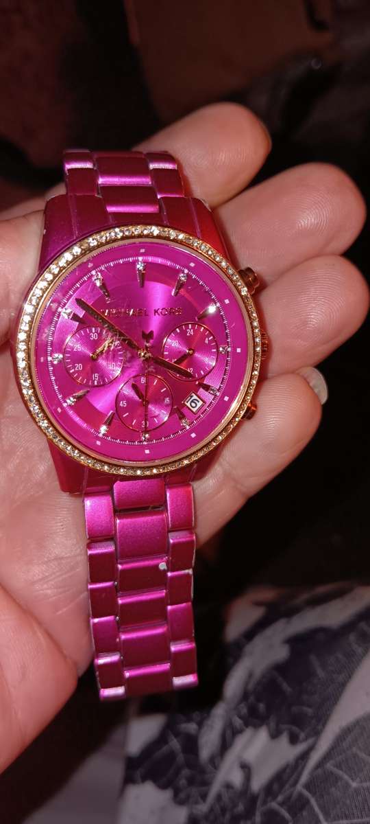 Michael kors pink watch
