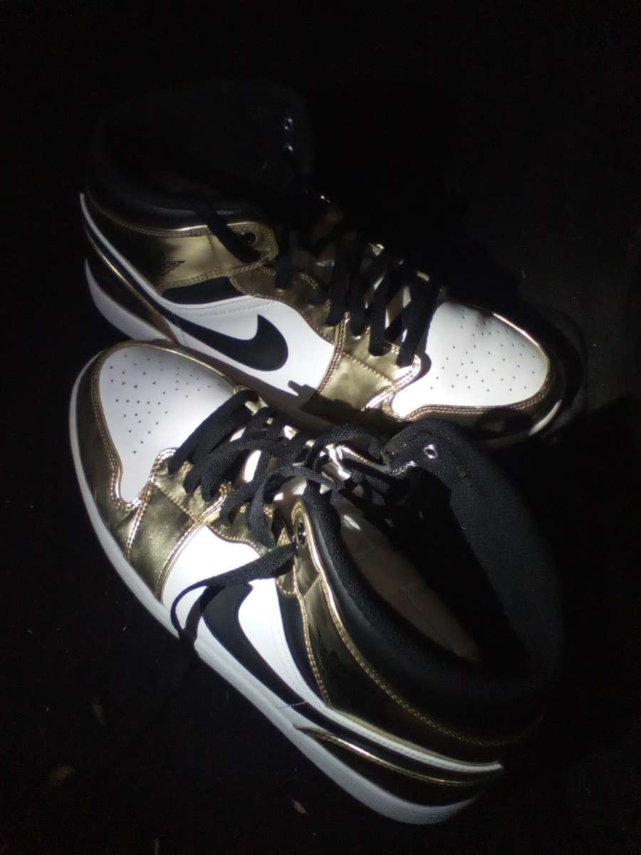 Nike Air Jordans 1 Mid SE