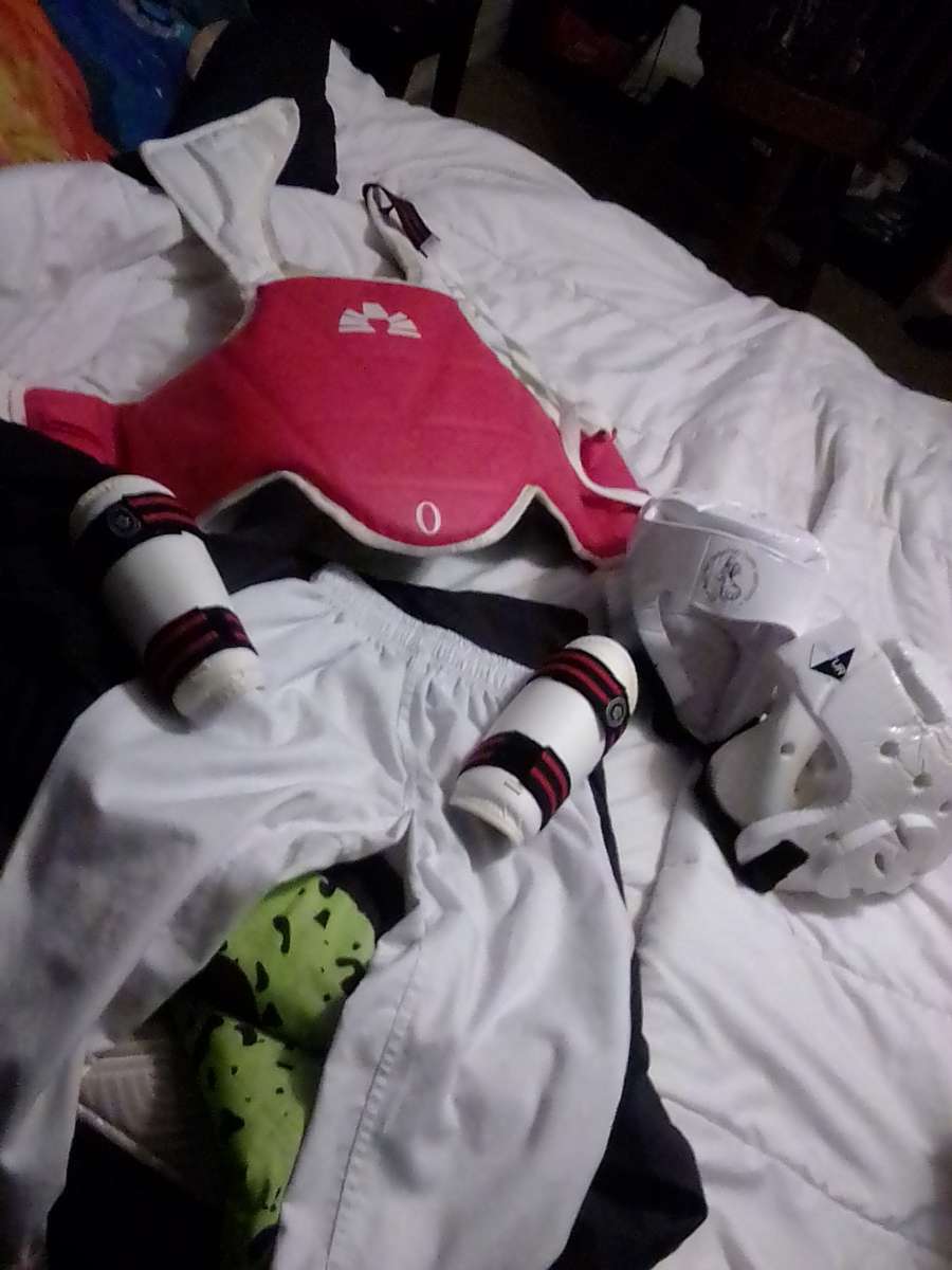 martial arts sparring gear for ages 8 and 9 size small