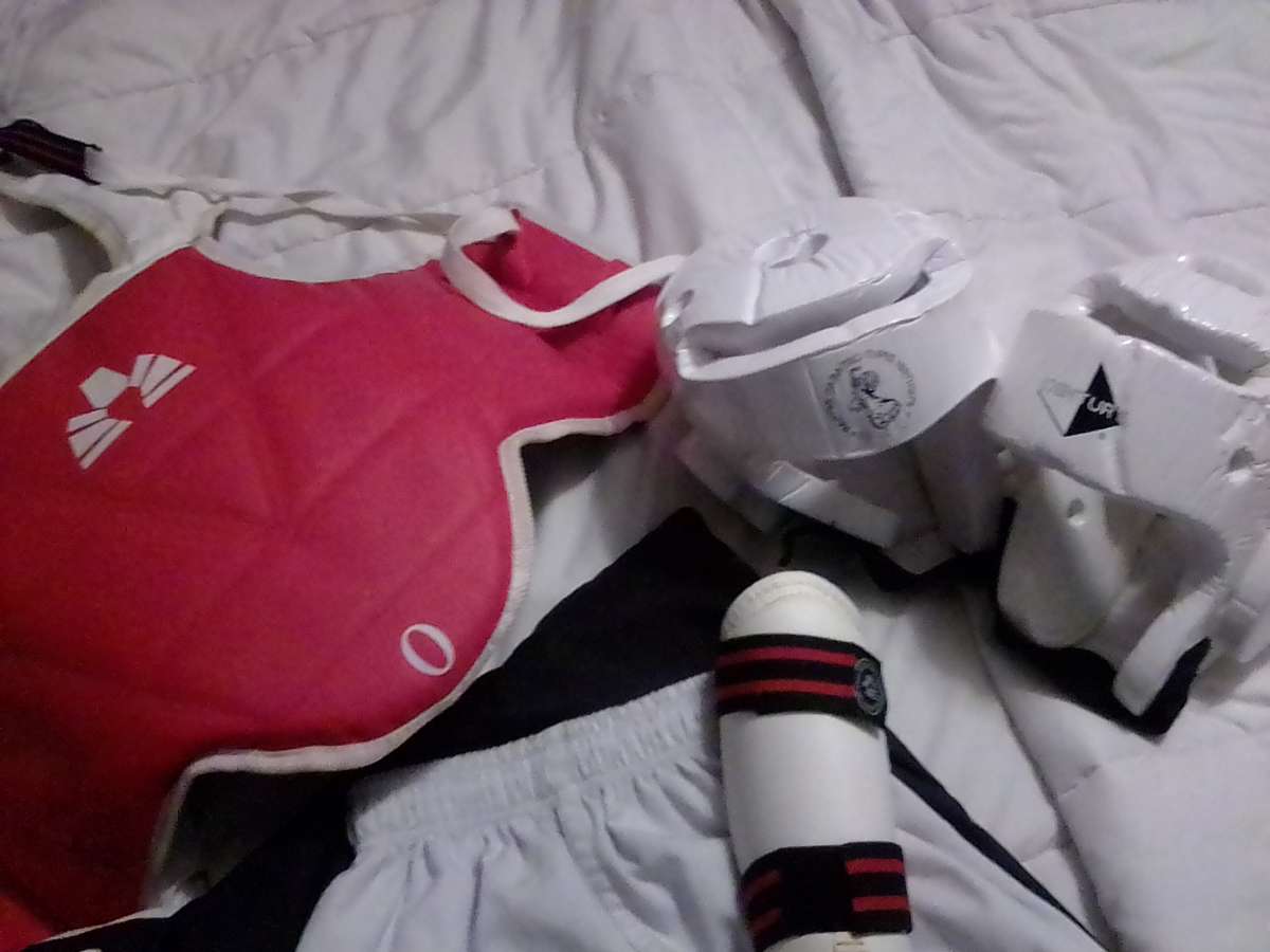 martial arts sparring gear for ages 8 and 9 size small