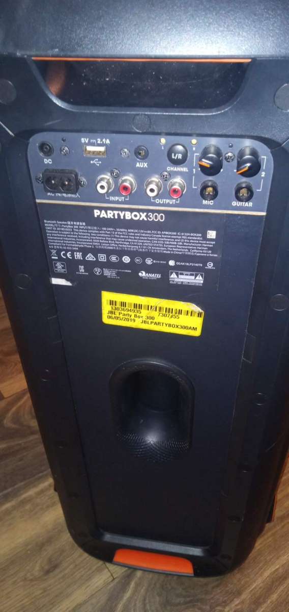 Jbl Bluetooth  subwoofer speaker