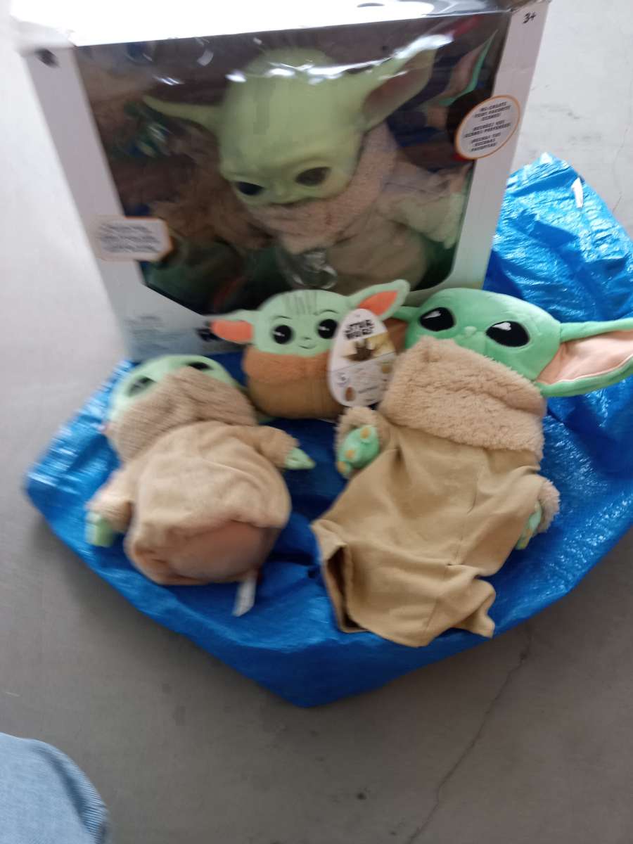 the Star wars the Mandalorian and 3 extras new