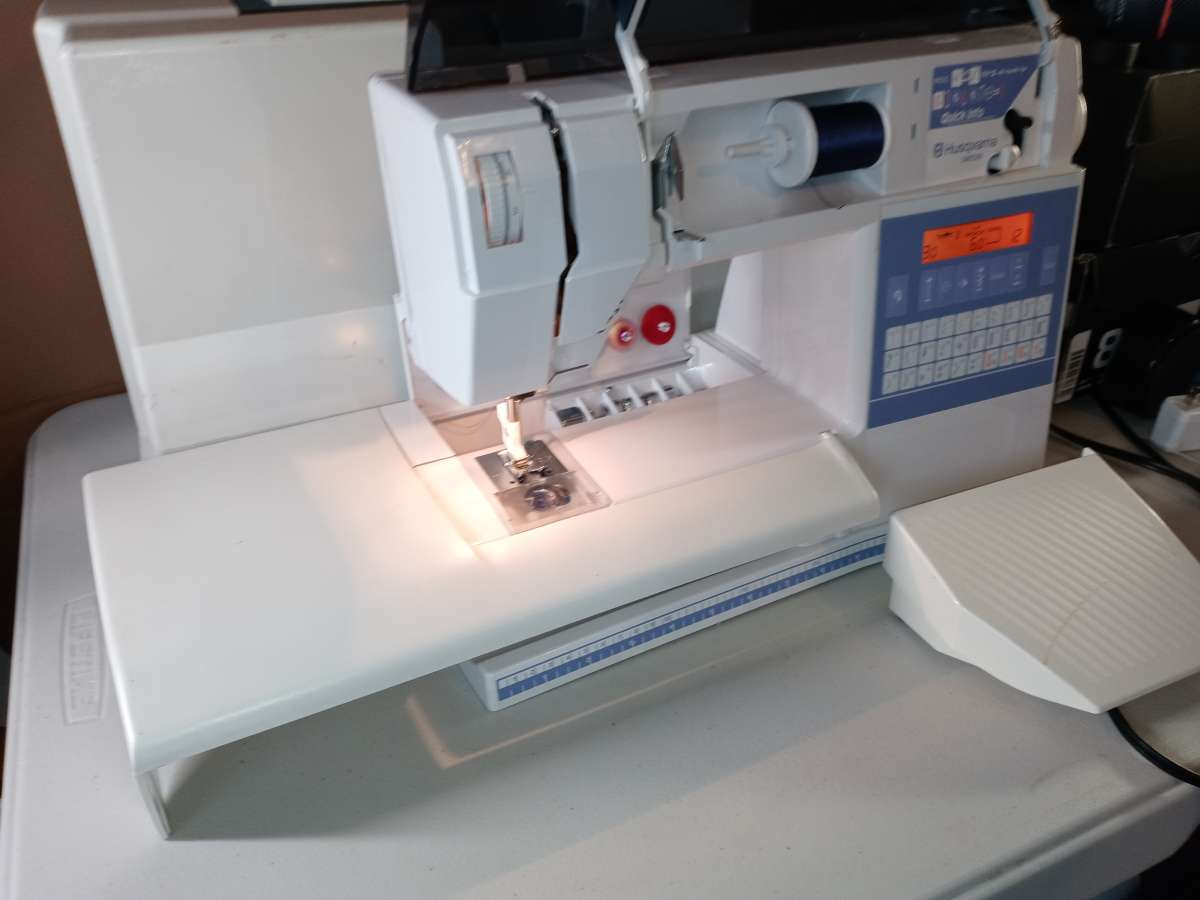 Husqvarna Rose 400 embroidery sewing machine
