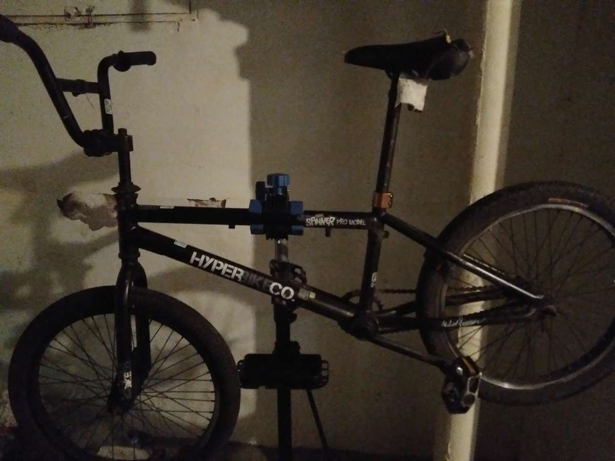 everything on that bike is the original does not have no bra