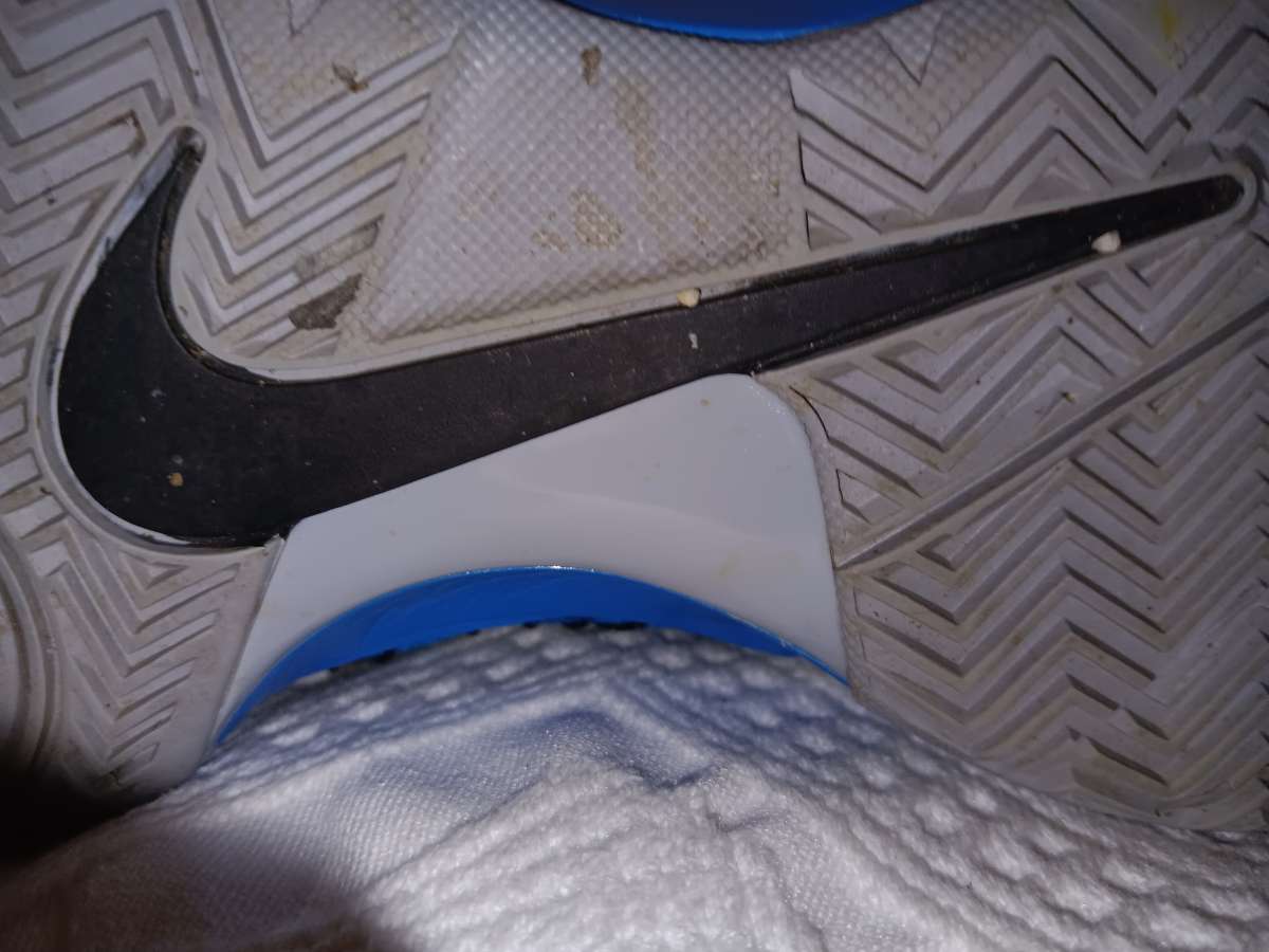 NIKE SNEAKERS