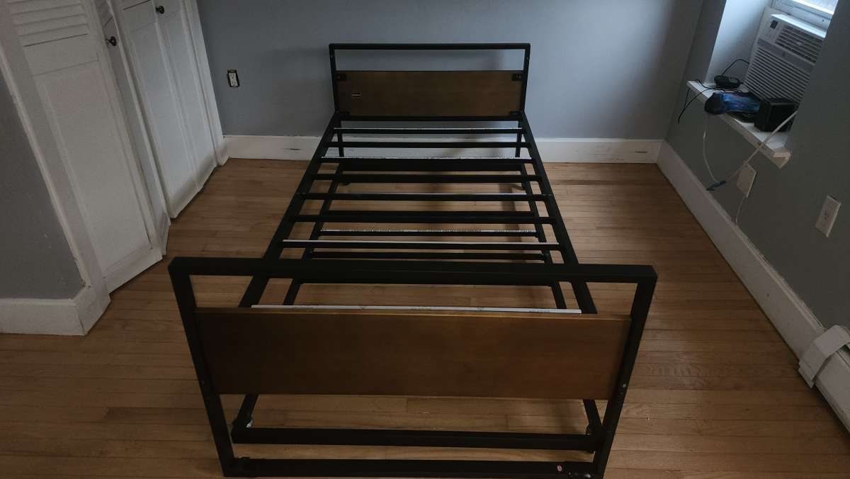 Twin Bamboo Wood Antique Metal Daybed with Trundle