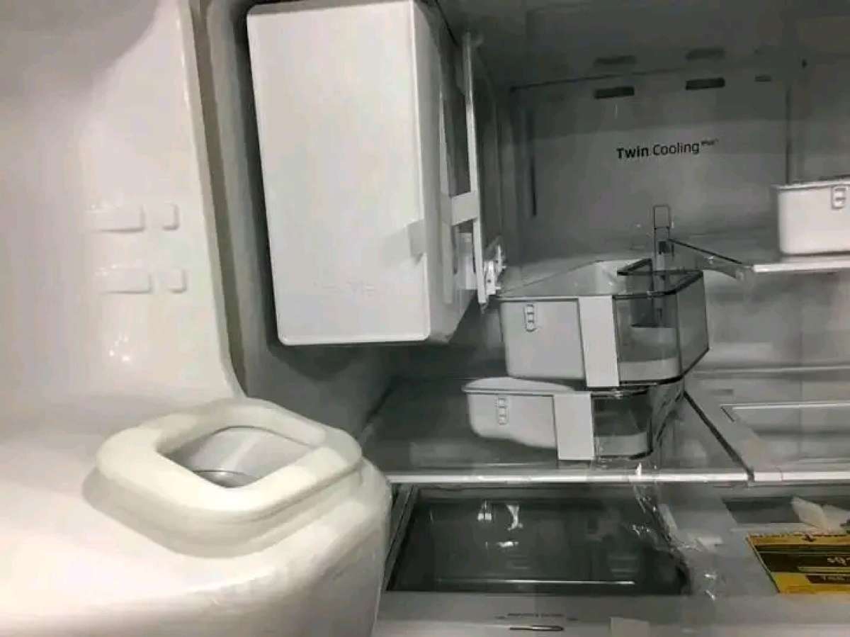 Samsung stainless steel 4 door refrigerator