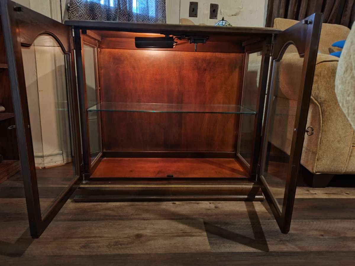 lighted display cabinet