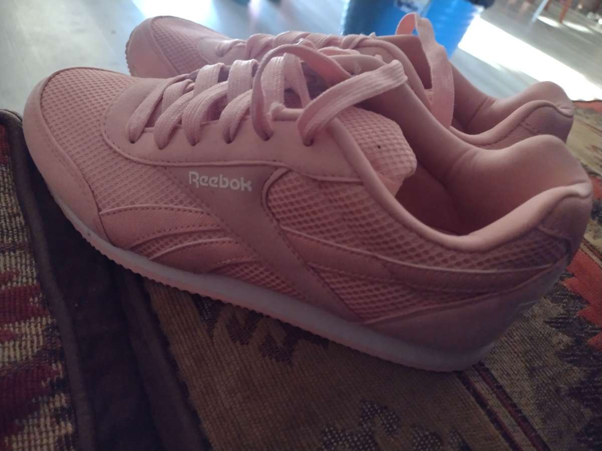 Reebok Shoes size 5