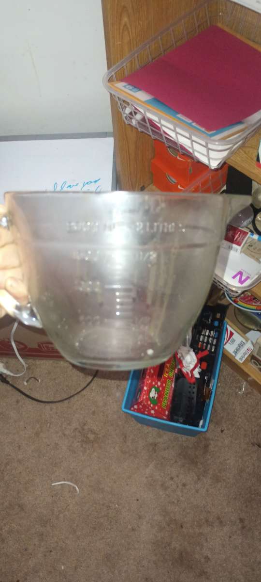 Pyrex bowls and other Pyrex baking dish