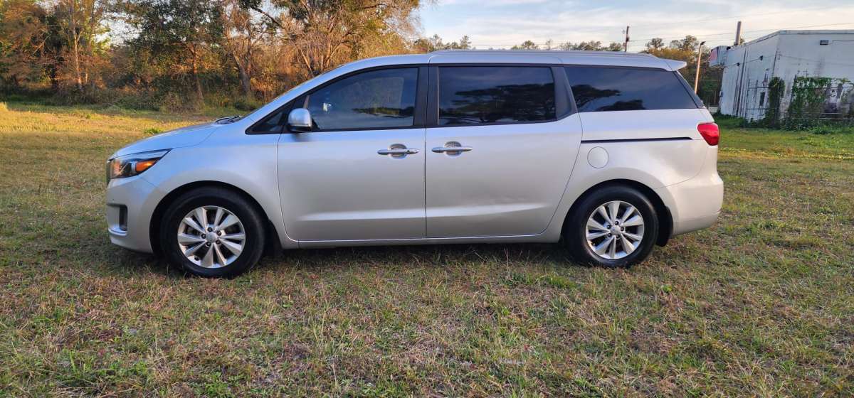 kia Sedona 2017