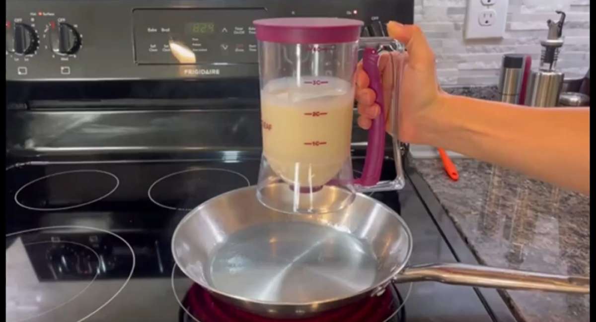 1pc Pancake Cupcake Batter Dispenser With Foldable Batter Se