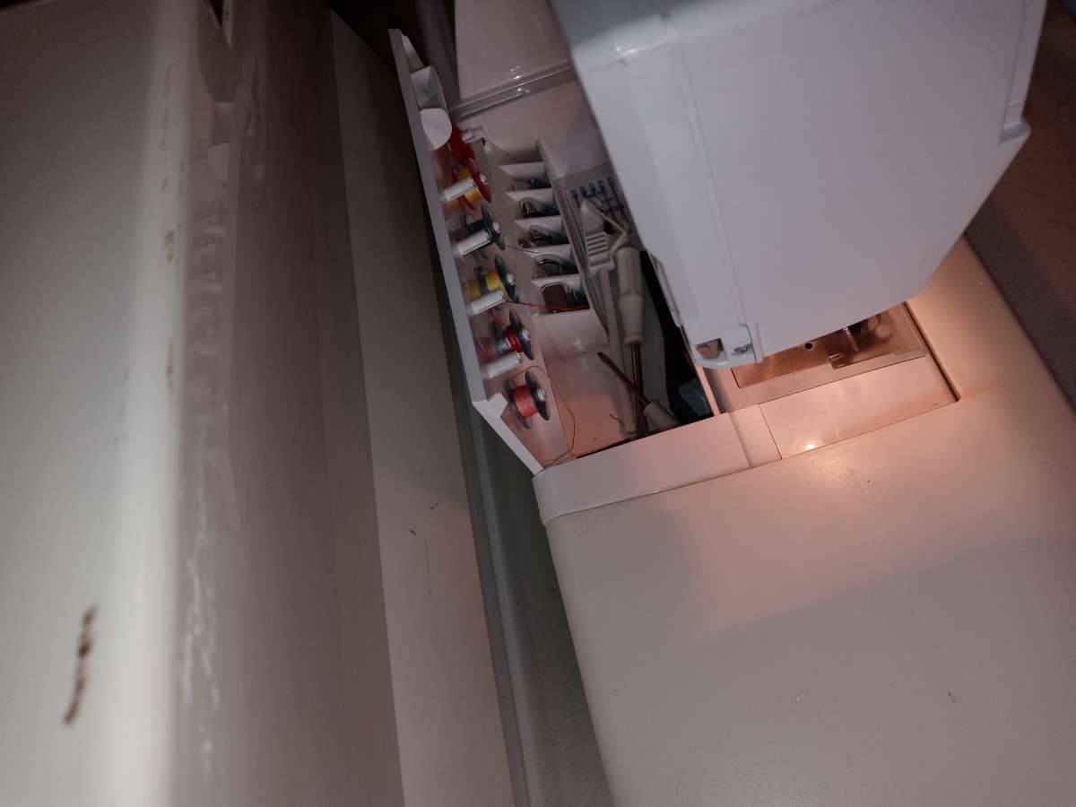 Husqvarna Rose 400 embroidery sewing machine