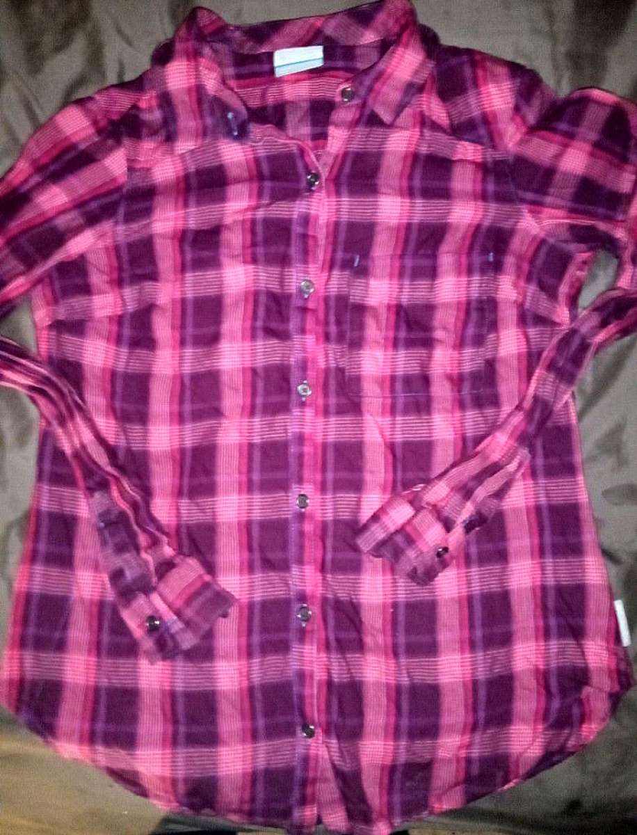 Columbia shirt size small