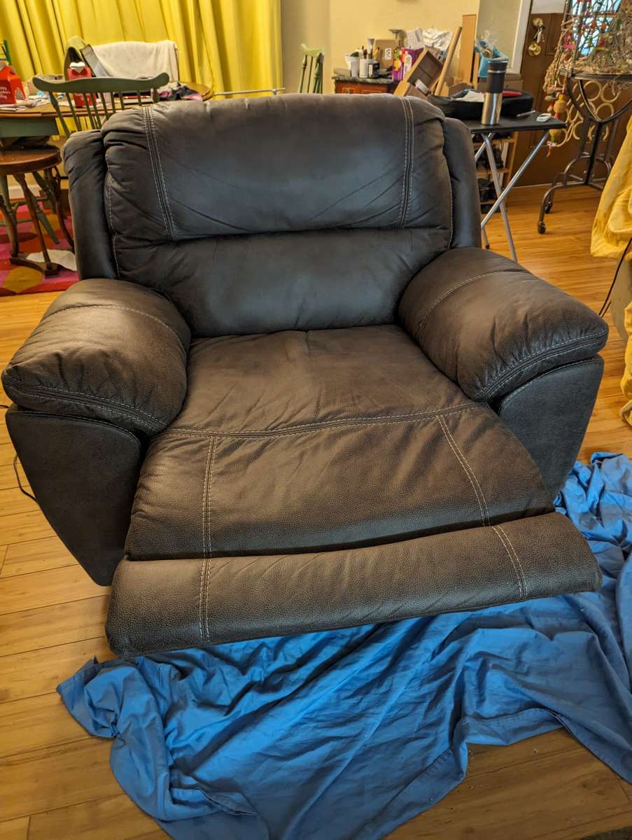 Cranedall Quarry Wide WALL HUGGER Power Recliner USA