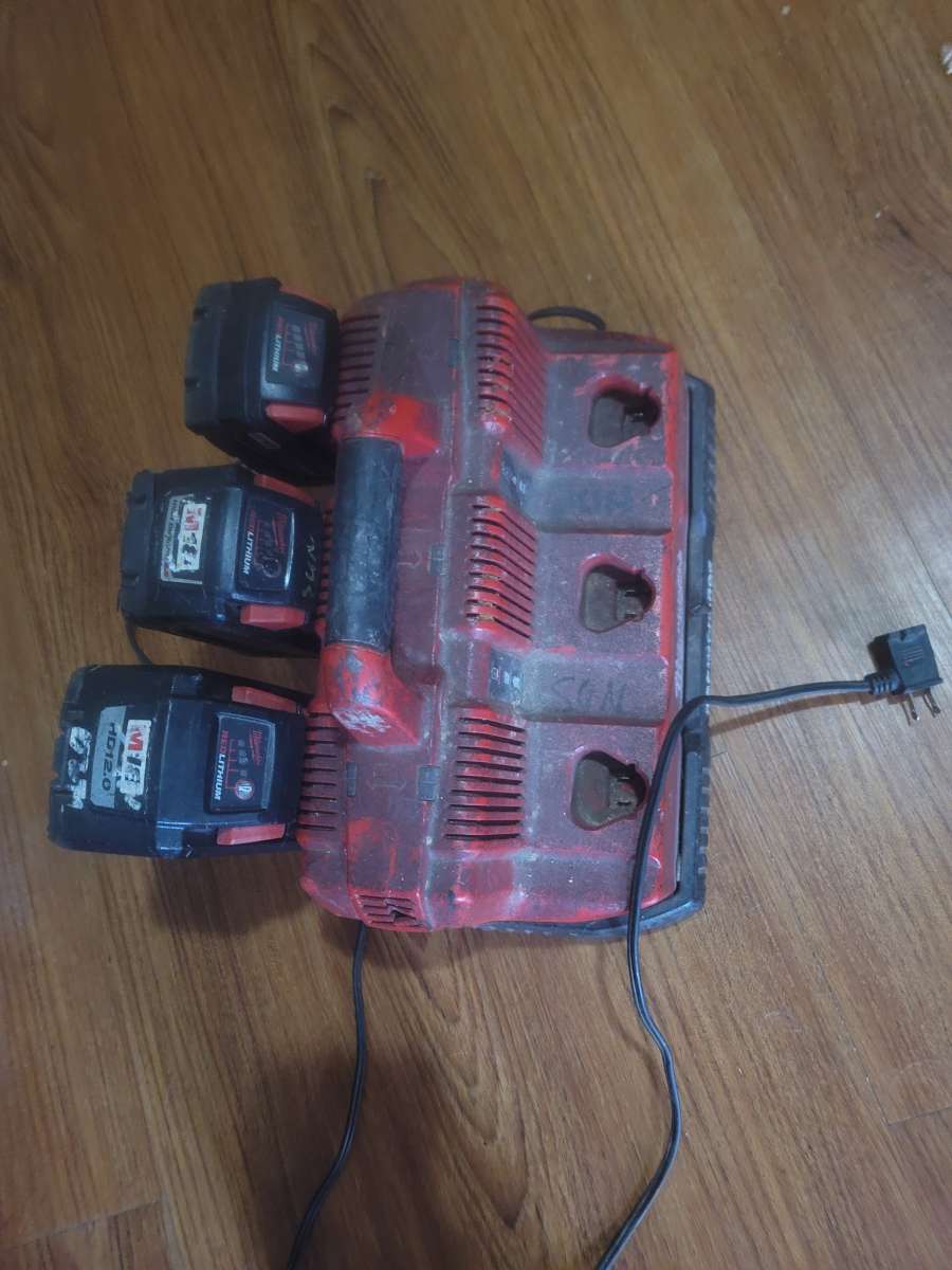 Milwaukee battery charger