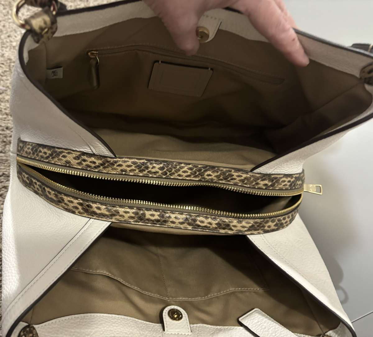 BRAND NEW COACH HANDBAG