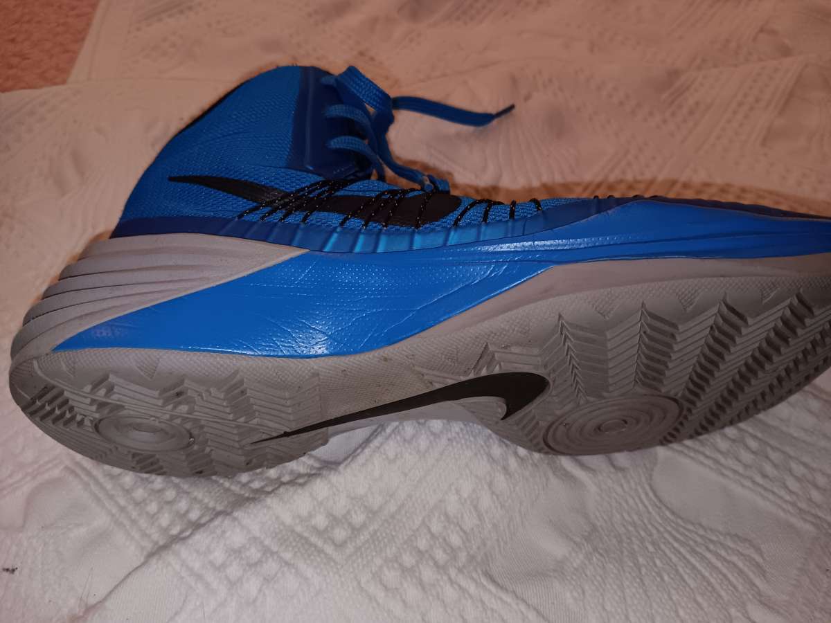NIKE SNEAKERS