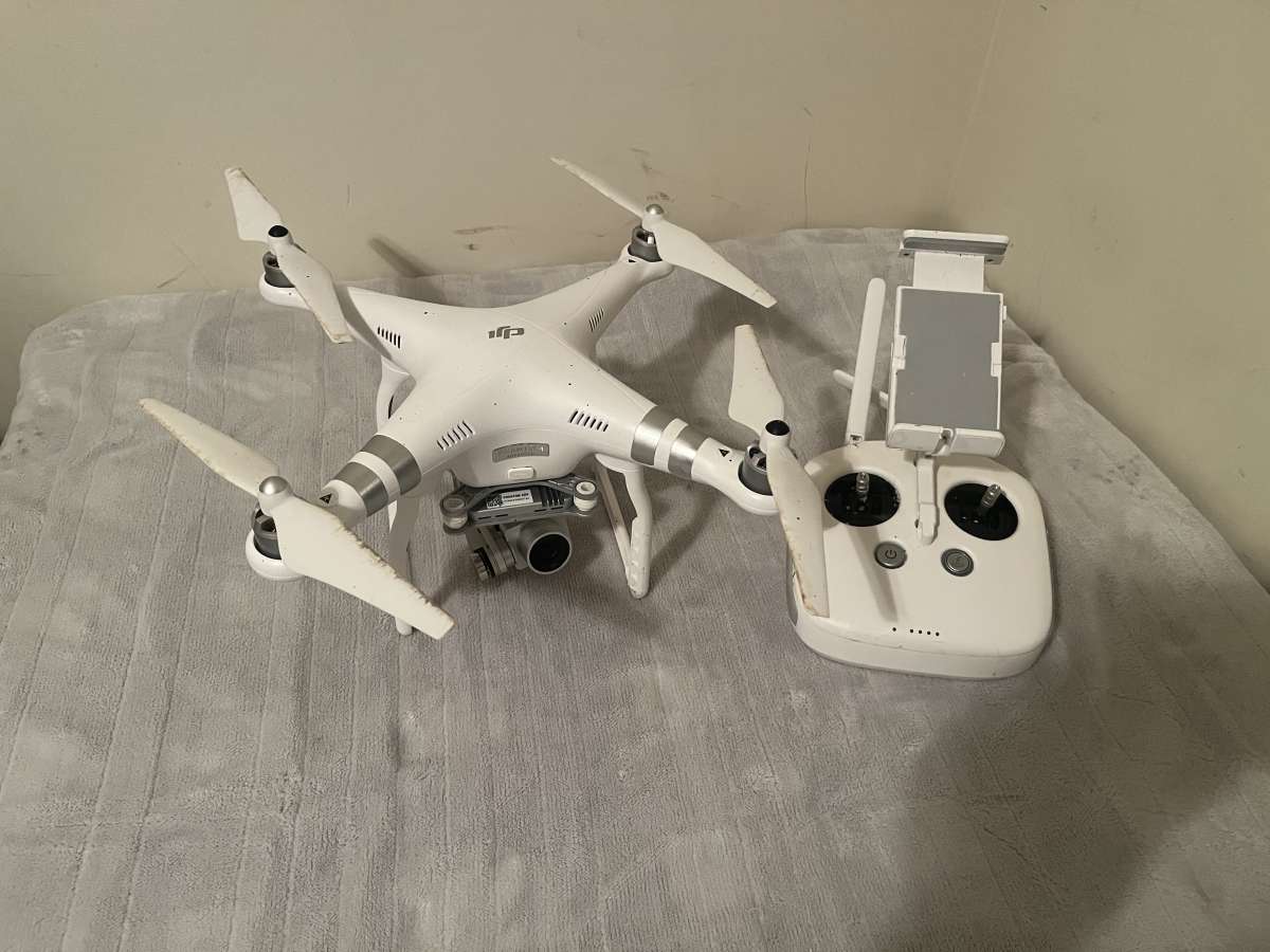 DJI Phantom 3 Ariel Drone