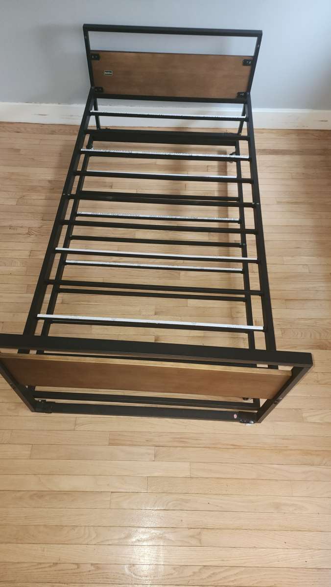 Twin Bamboo Wood Antique Metal Daybed with Trundle