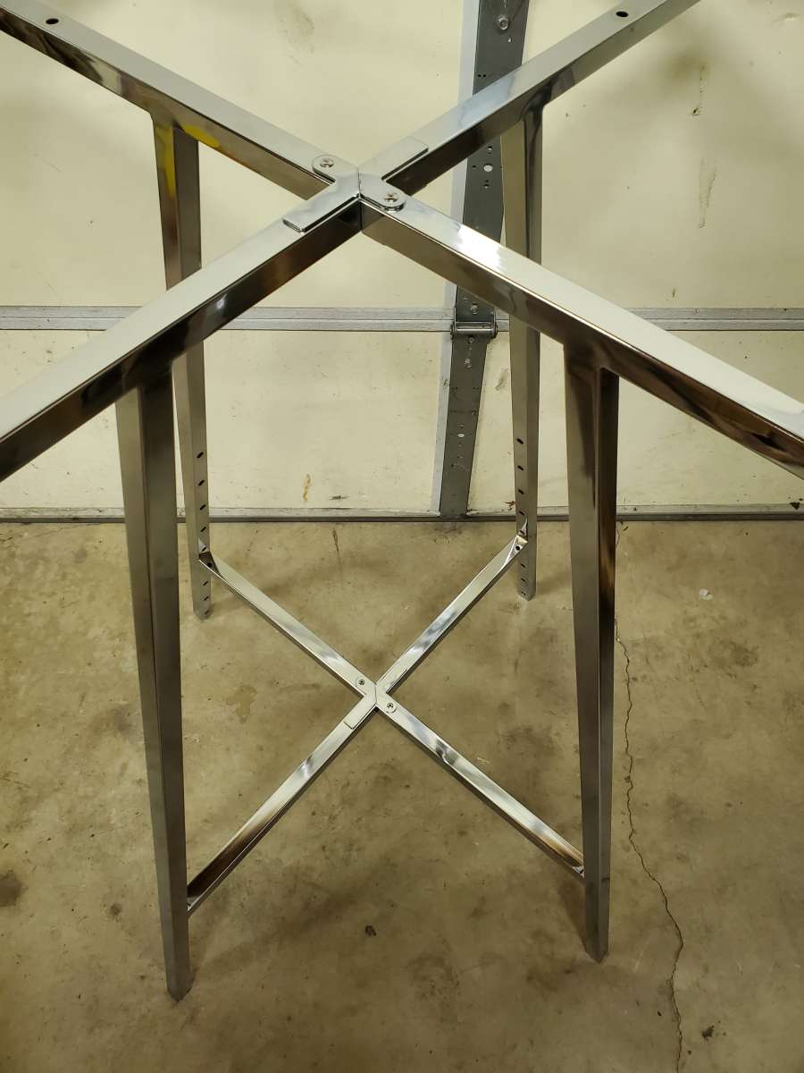 42 Inch Circle Clothing Rack  Brand New In Box