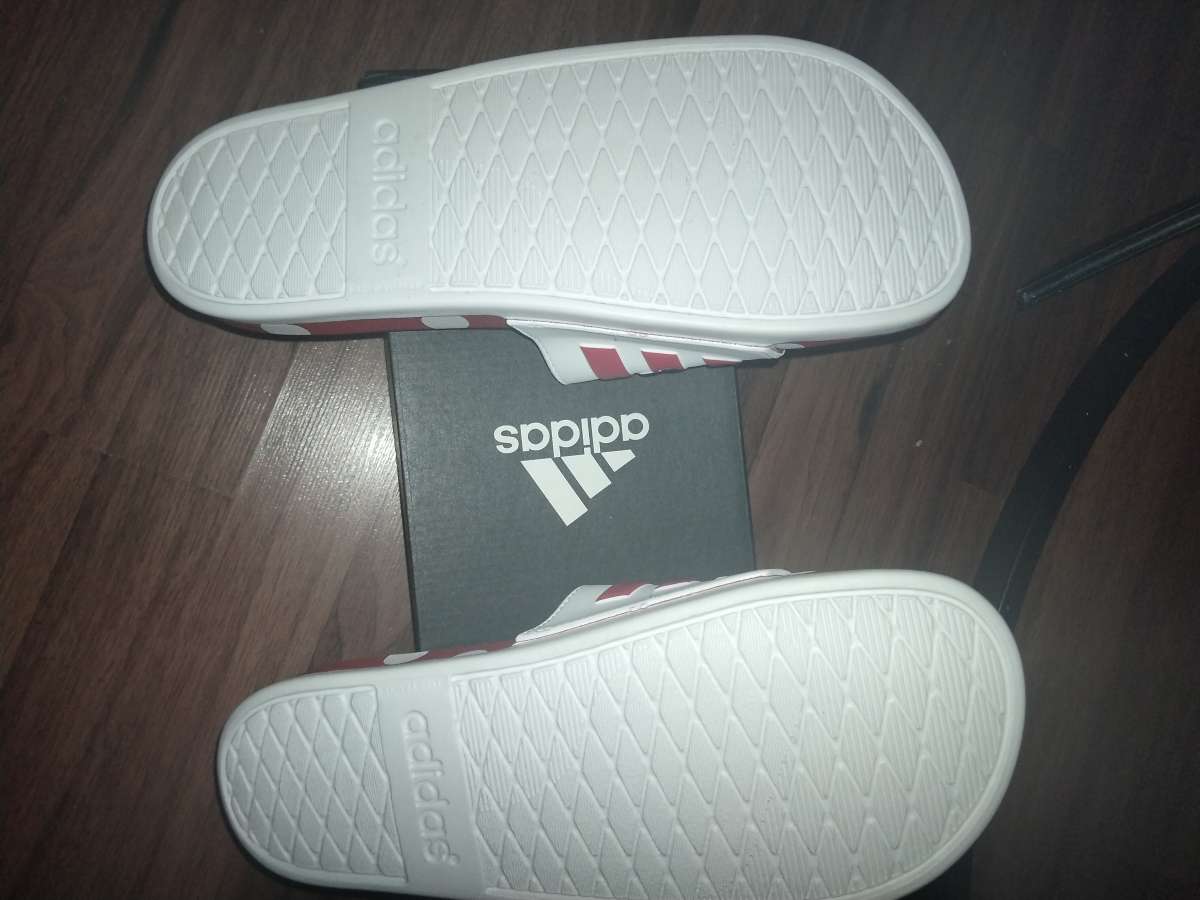 Minnie mouse slides size 11 new in box Adidas
