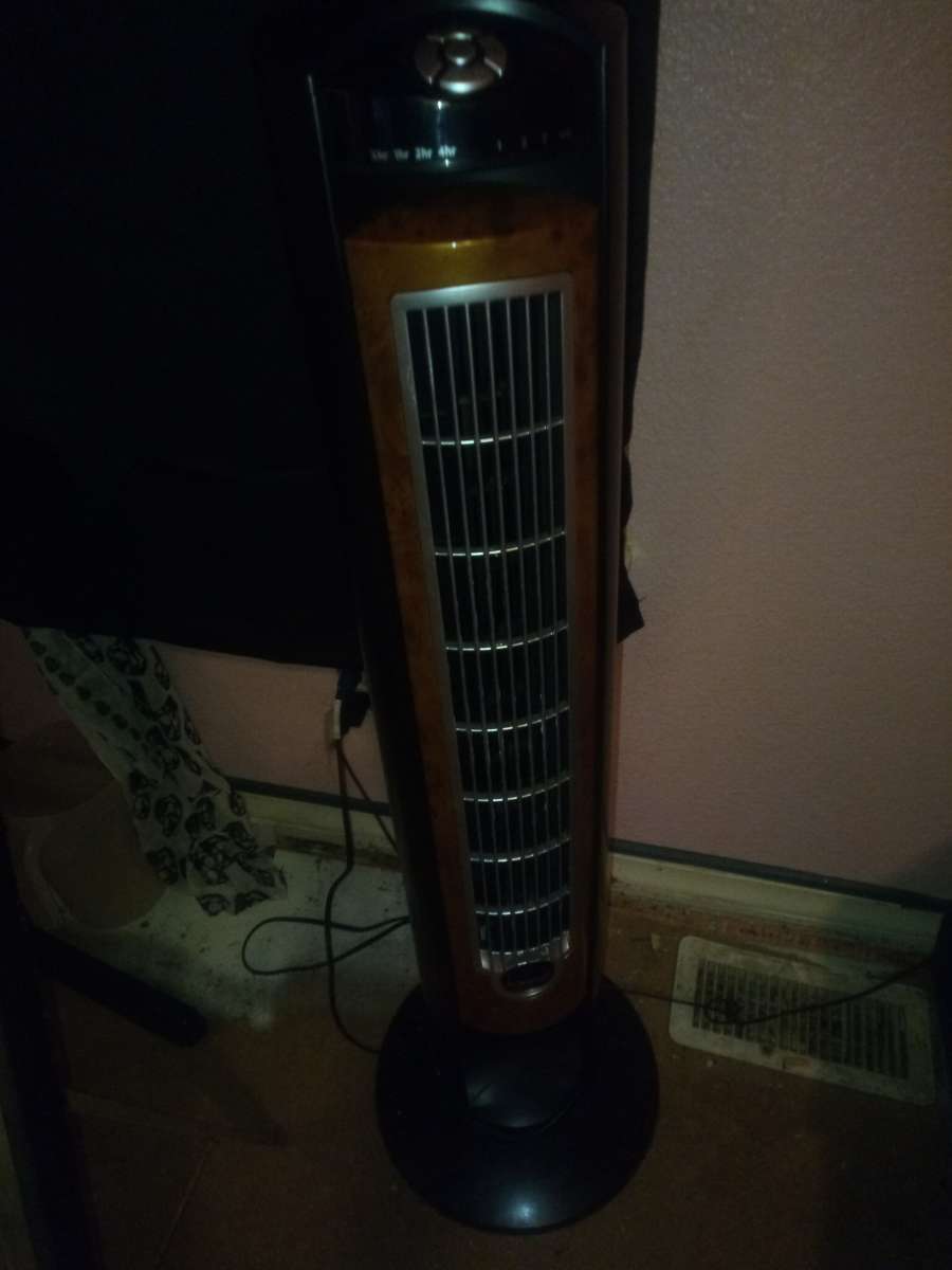 stand up tower fan like new