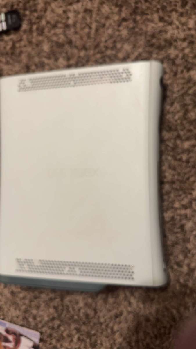 Xbox 360 2 controllers plus games