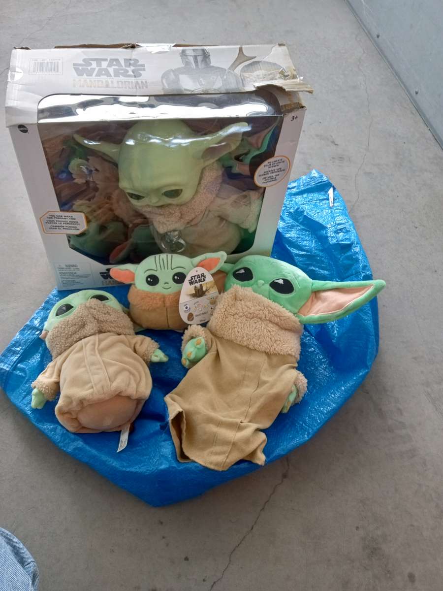 the Star wars the Mandalorian and 3 extras new